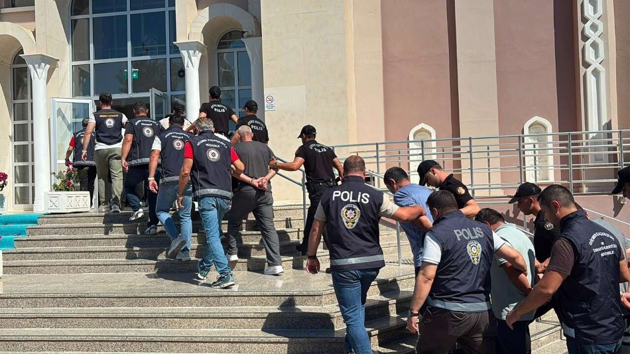 Kamyon Kasasında İnsan Kaçakçılığı Yapan Suç Örgütüne Operasyon: Göçmenlerden Kişi Başı 3 Bin ile 10 Bin Dolar Almışlar 1